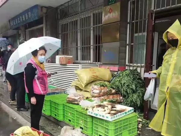 唠唠今天石家庄疫情那点事儿，菜市场、核酸、还有逐渐热闹的街道
